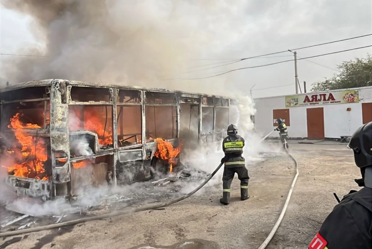 Маршрутный автобус сгорел в Семее