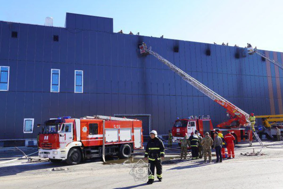 В строящемся ТРЦ Кокшетау вспыхнул пожар
