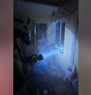 В Атырау из гостиничного комплекса эвакуировали 13 человек