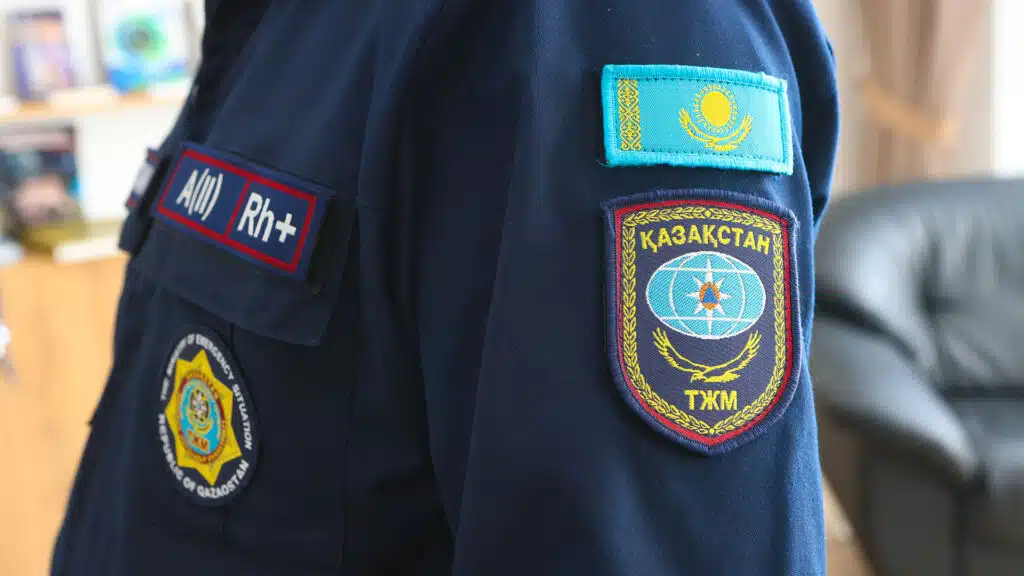 Спасатели МЧС пришли на помощь мужчине