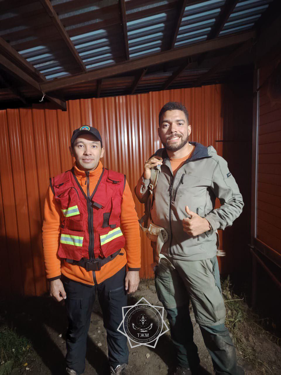 В горах Алматы спасатели помогли иностранному туристу