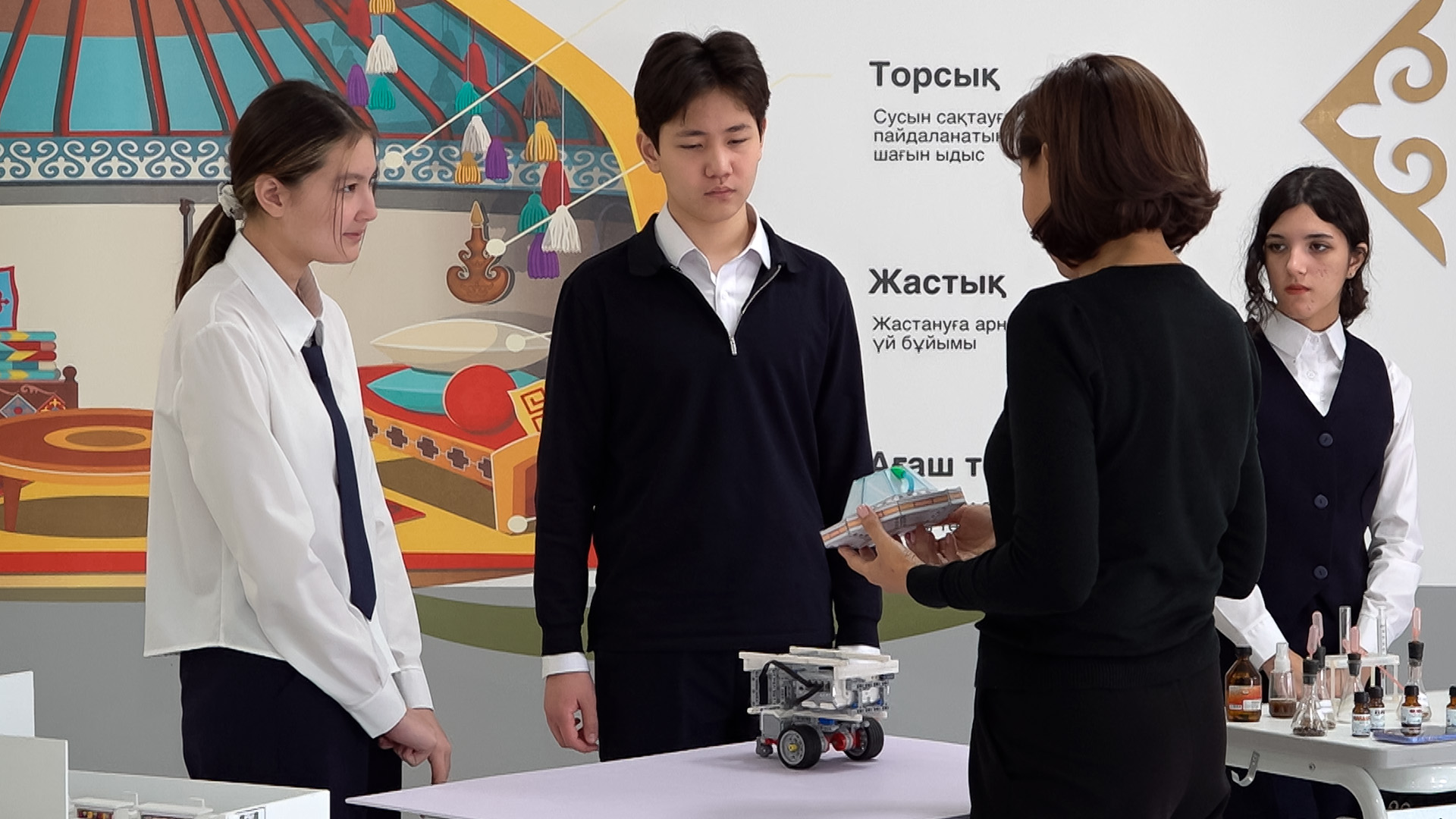 Казахстан улучшил позиции в исследовании ОЭСР в области образования