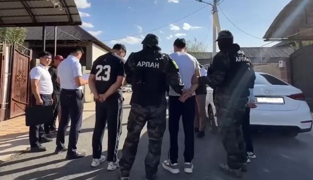 В Шымкенте сотрудники Департамента полиции и спецподразделения МВД РК "Арлан" провели спецоперацию