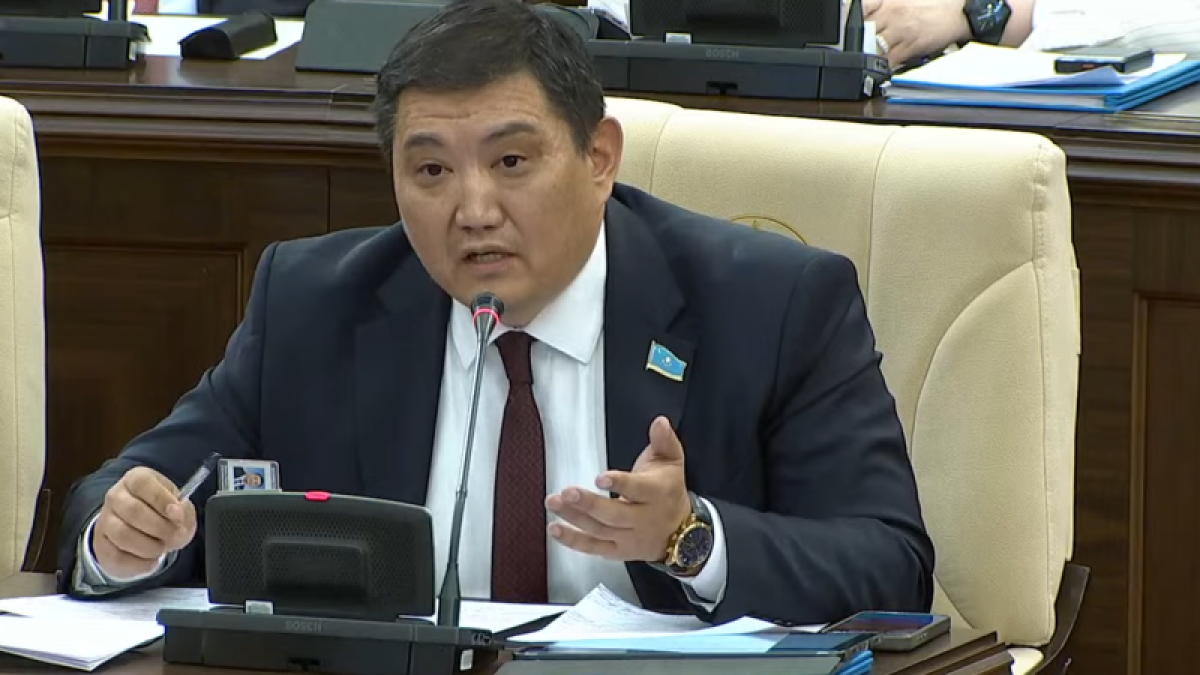 Депутат признался, что живет на рассрочках