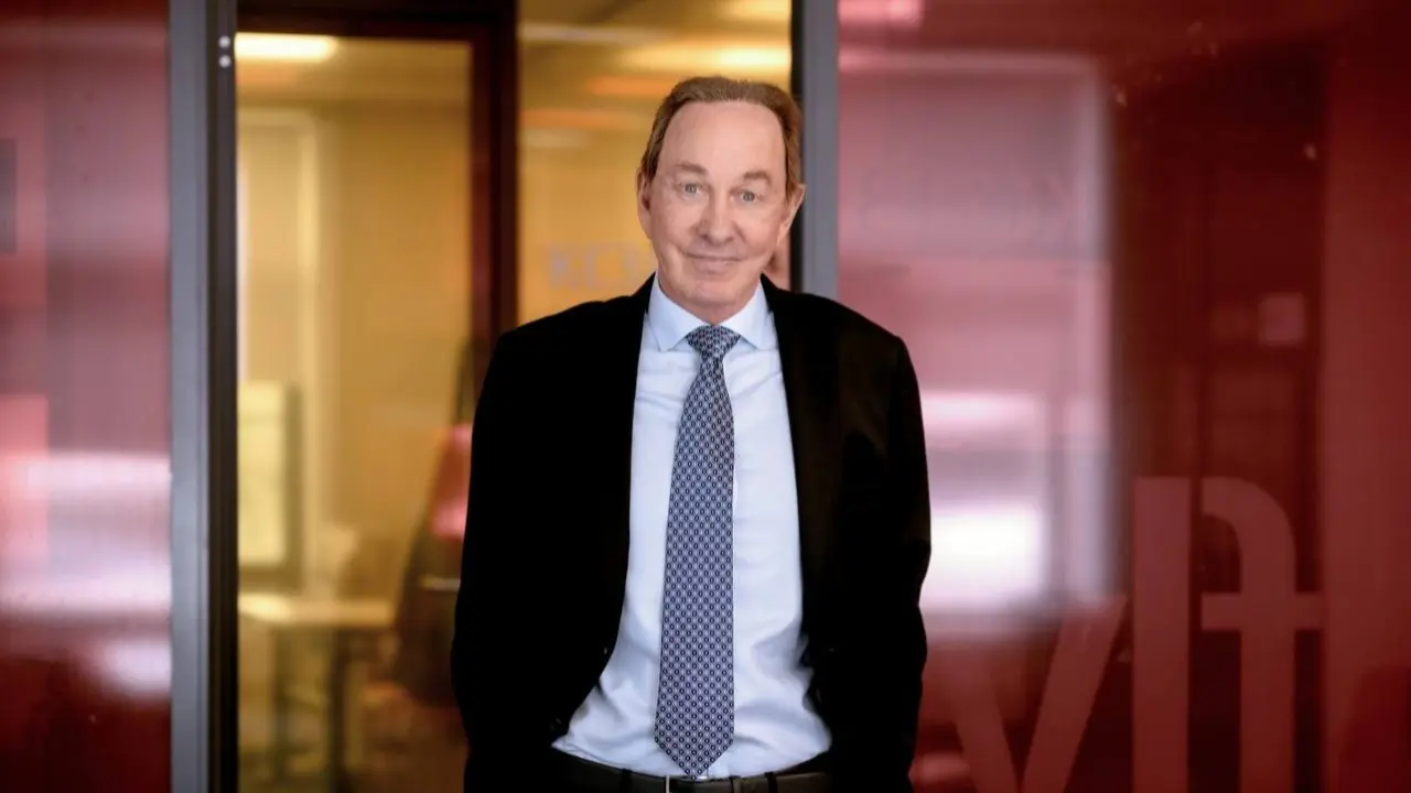 Питер Фостер покинет пост главы Air Astana