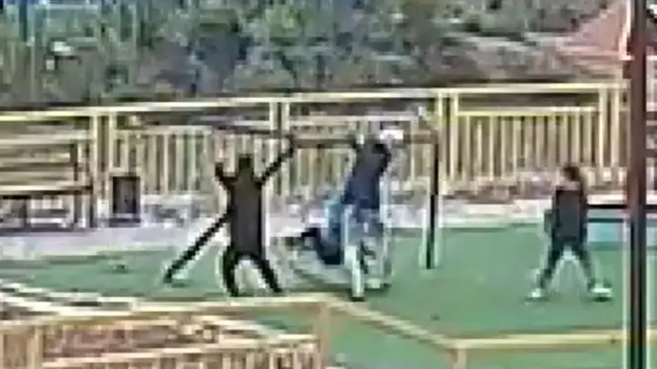 Качели рухнули на ребенка на новой детской площадке в Караганде