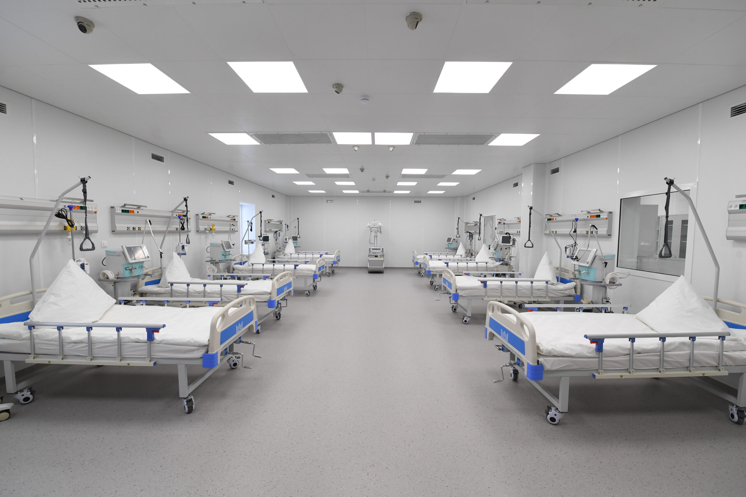 Видео с пациентами на полу в больничном коридоре возмутило казахстанцев