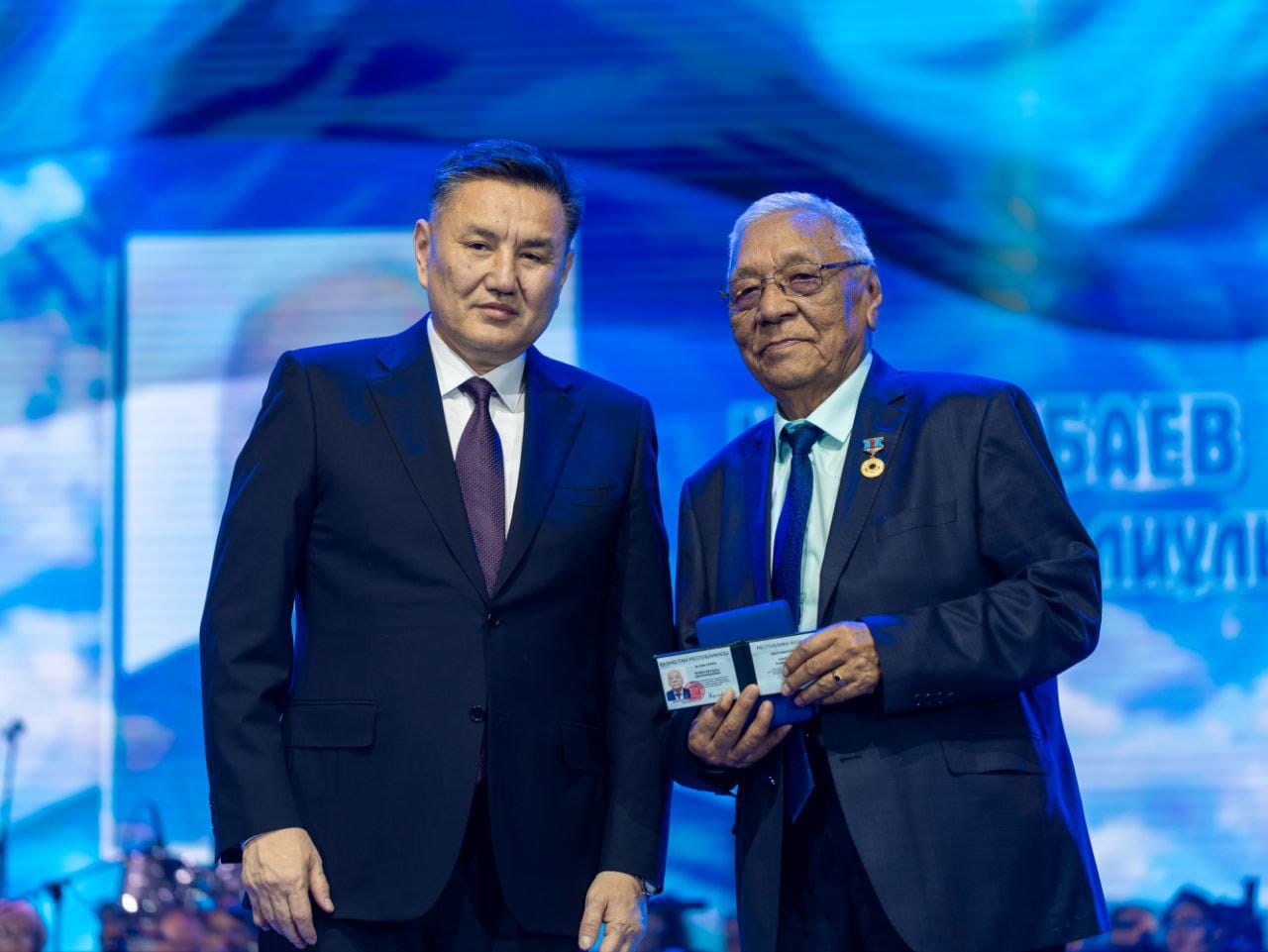 В Восточном Казахстане чествовали лучших жителей региона в честь Дня Республики