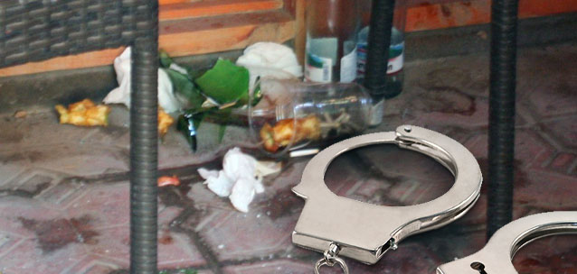 Отбил об собутыльника руки и ноги, разбил бутылку и сломал палку