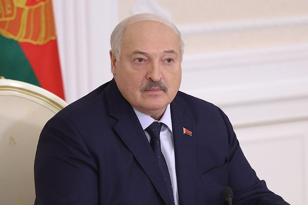 Лукашенко сделал заявление о передаче власти