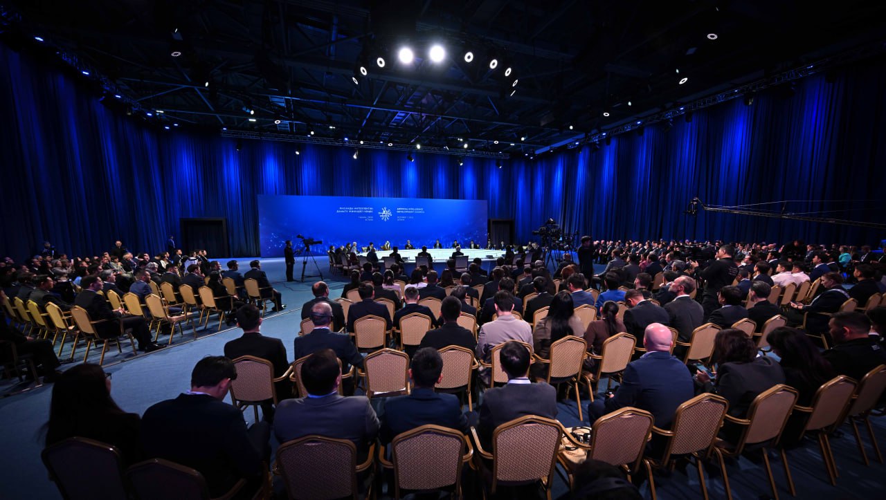 Токаев поручил создать специализированный исследовательский университет в области ИИ