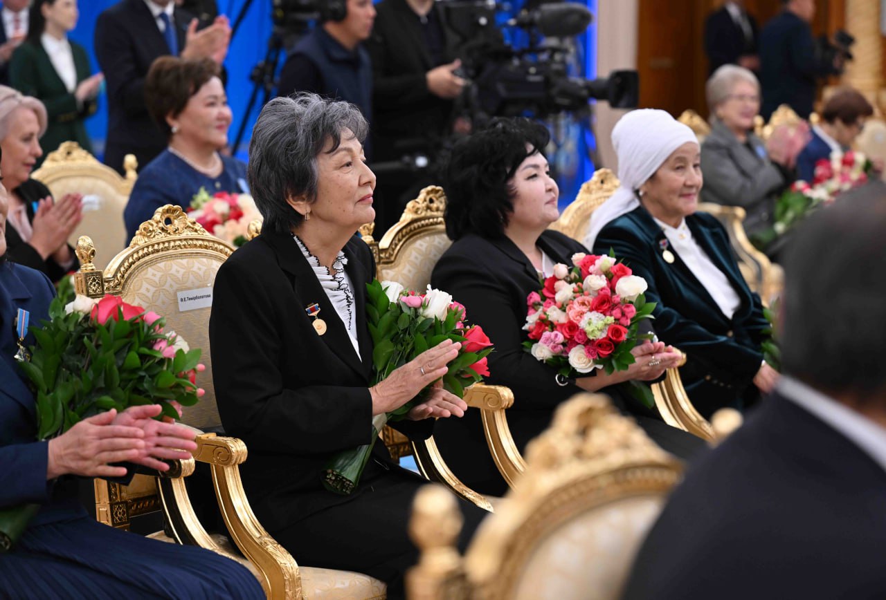 Токаев подчеркнул, что работа учителя под силу только по-настоящему грамотным, талантливым и квалифицированным специалистам