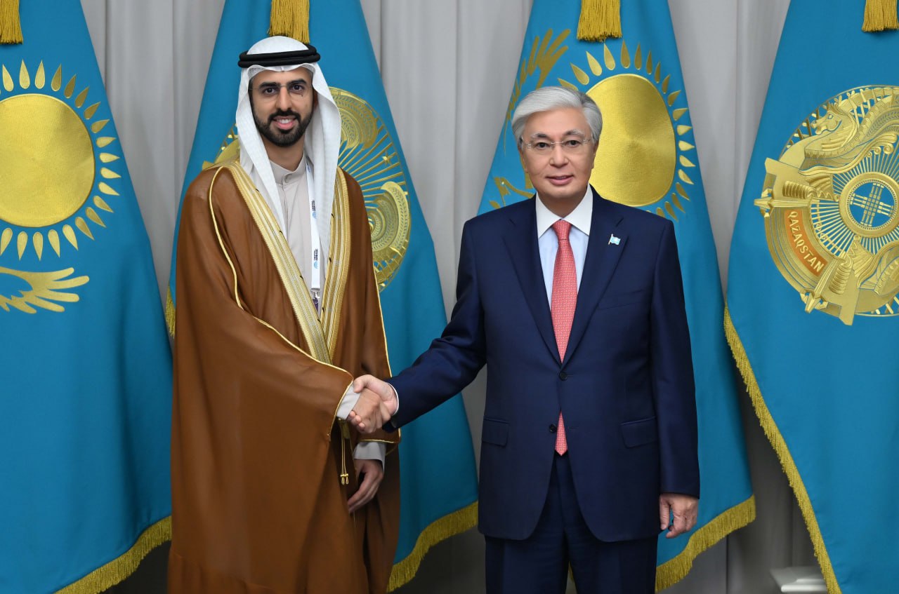 Токаев провел встречу с министром по вопросам ИИ ОАЭ и председателем Департамента здравоохранения Абу-Даби