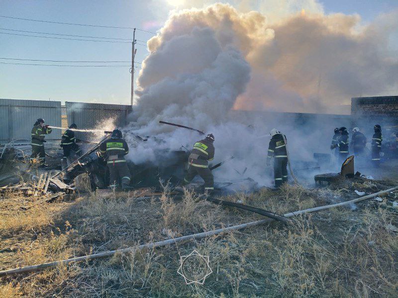 Спасатели МЧС предотвратили возможный взрыв при пожаре
