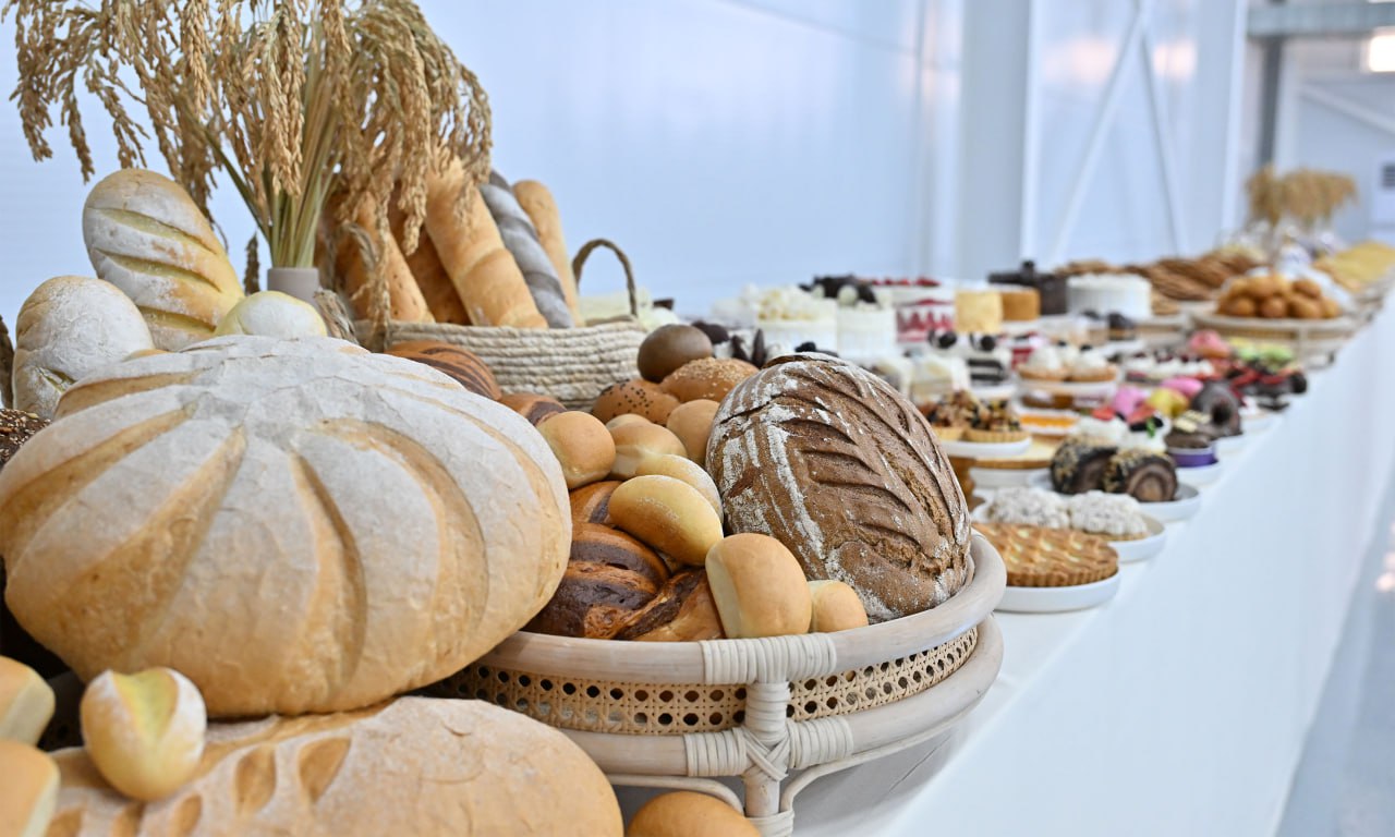 Глава государства посетил цех «Қызылорда-нан»