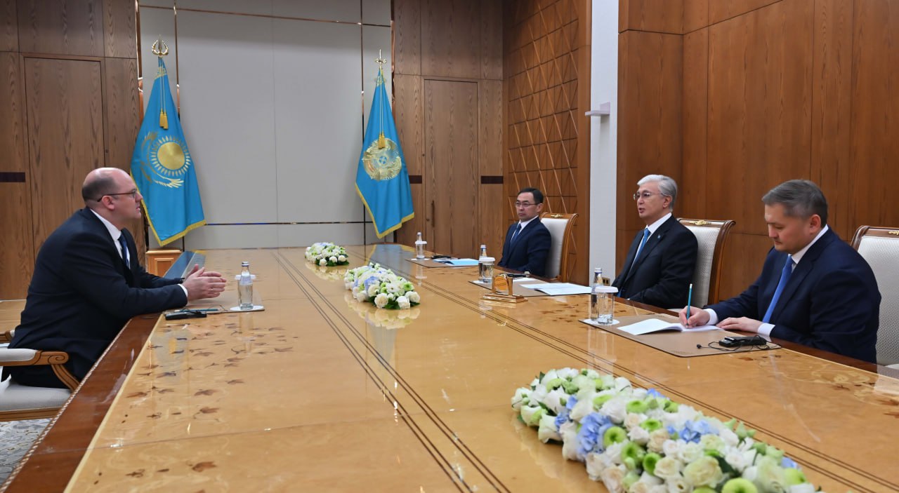 Глава государства провел встречу с ректором МИФИ Владимиром Шевченко