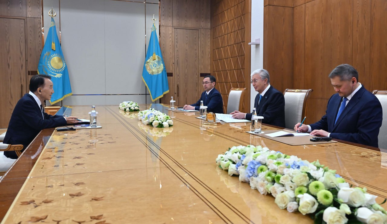 Президент принял председателя попечительского совета южнокорейского образовательного фонда