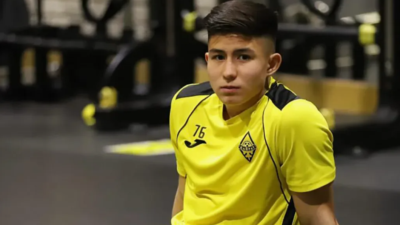 «Челси» передумали сразу брать Дастана Сатпаева в команду