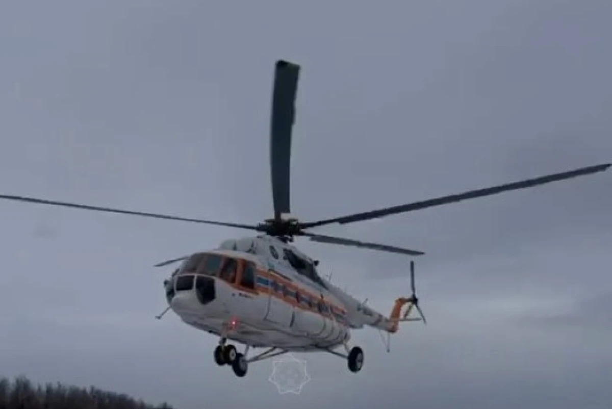 Вертолет МЧС экстренно доставил младенца в Усть-Каменогорск