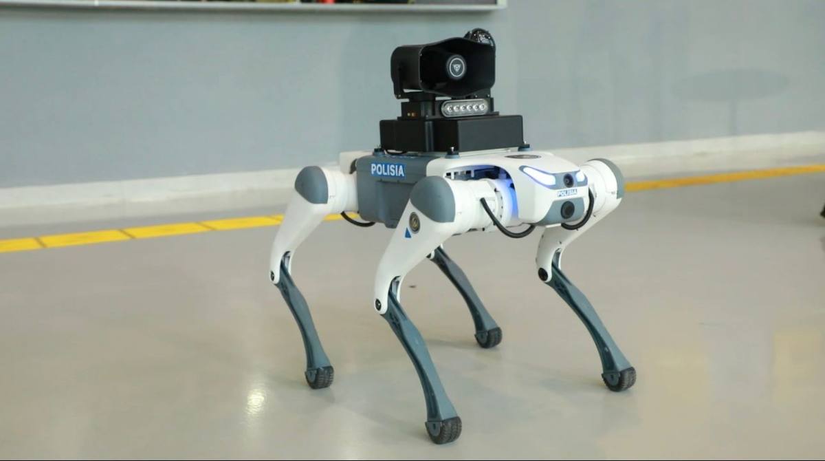 Роботы-собаки с функцией распознавания лиц начали выявлять нарушения в Астане