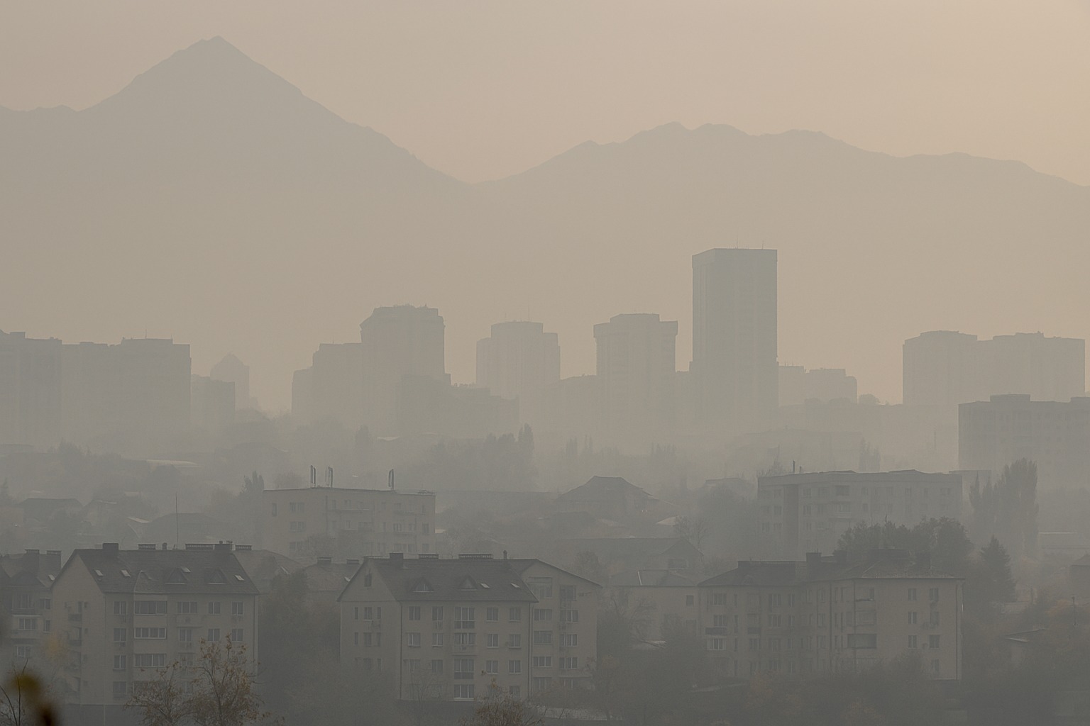 Жителей четырех городов предупредил "Казгидромет"