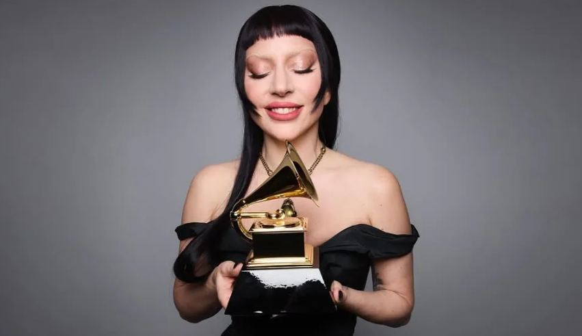 Объявлены номинанты премии "Грэмми-2026"