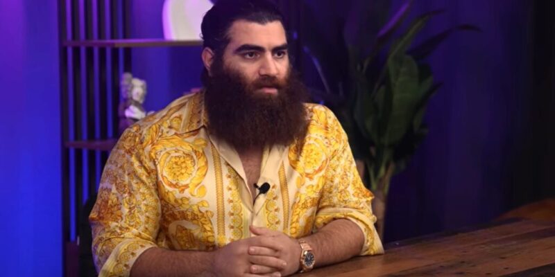 Блогеру Арсену Маркаряну продлили арест