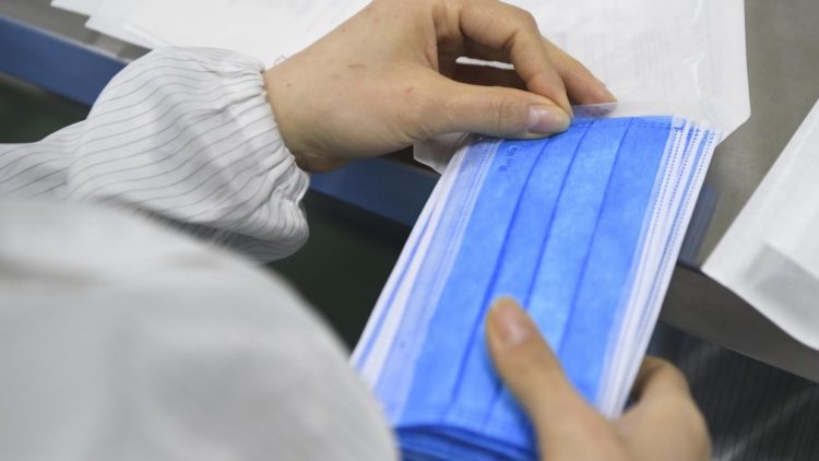 О введении масочного режима рассказали в Минздраве