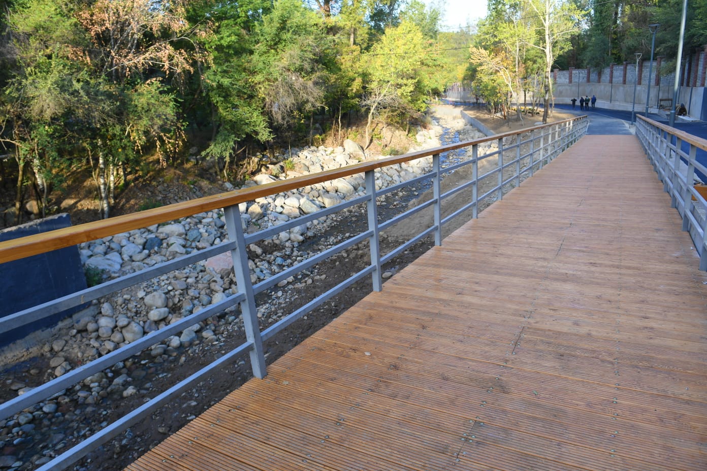 В Алматы пешеходную тропу вдоль реки Есентай планируют продлить до Медеу