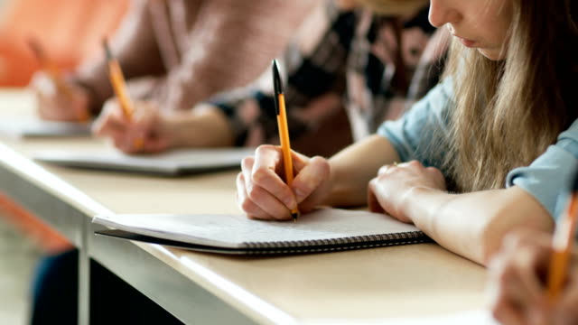 В ВКО суд обязал отца платить алименты дочери-студентке