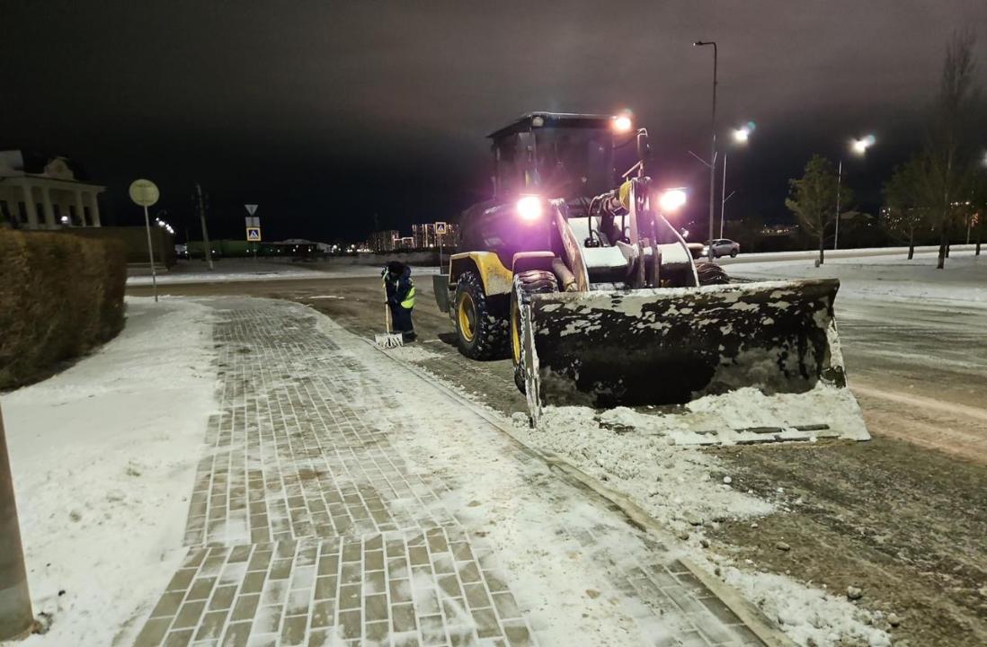 Как в Астане чистят дороги от снега