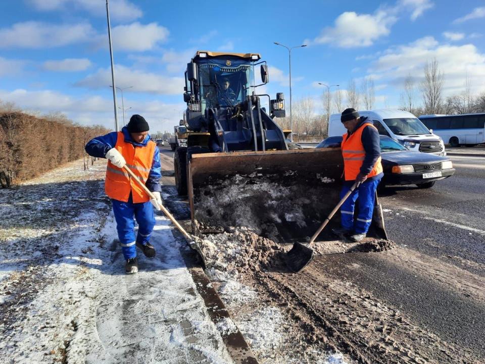Больше тысячи кубометров снега вывезли из Астаны за день