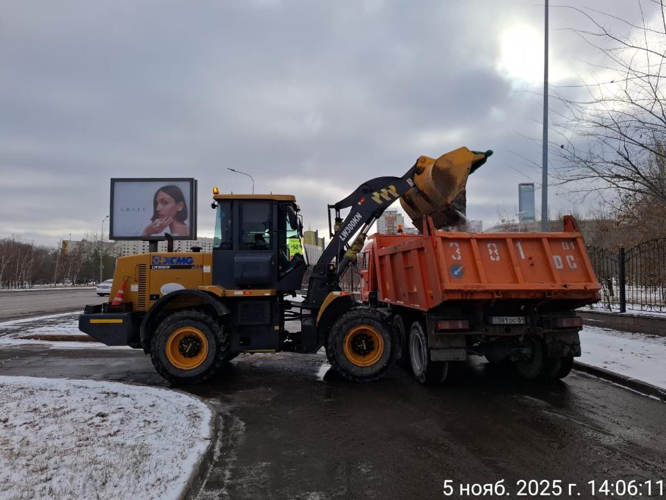 За два дня из Астаны вывезли более 3 000 кубометров снега