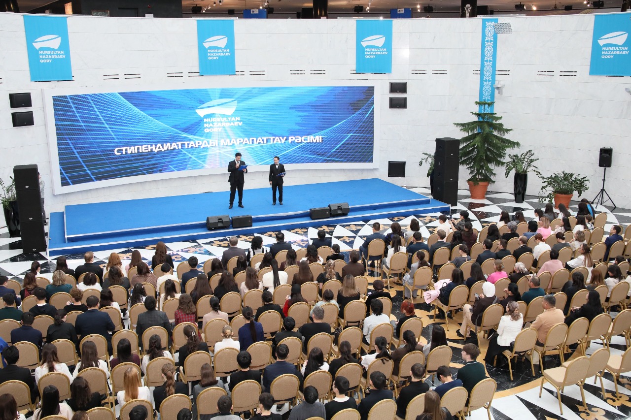 Поддержка будущих профессионалов: лучшие студенты получили именные стипендии