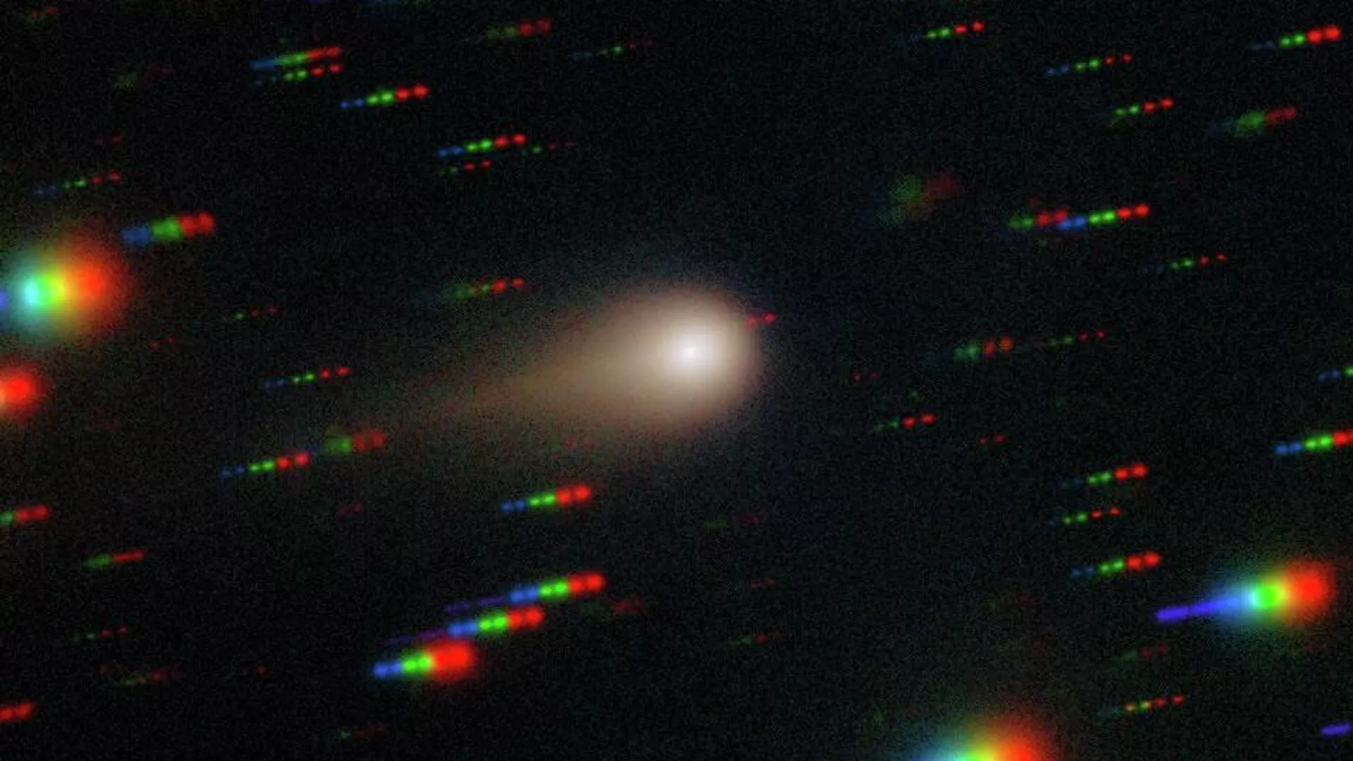 Инопланетный корабль? Загадочный объект провернул необычный манёвр возле Солнца