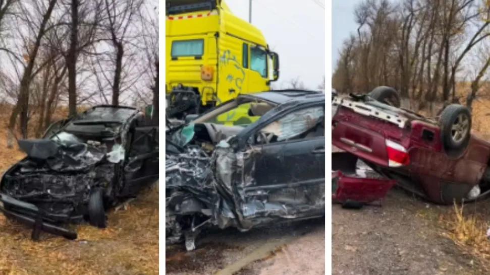 Три автомобиля столкнулись на трассе Алматы-Бишкек