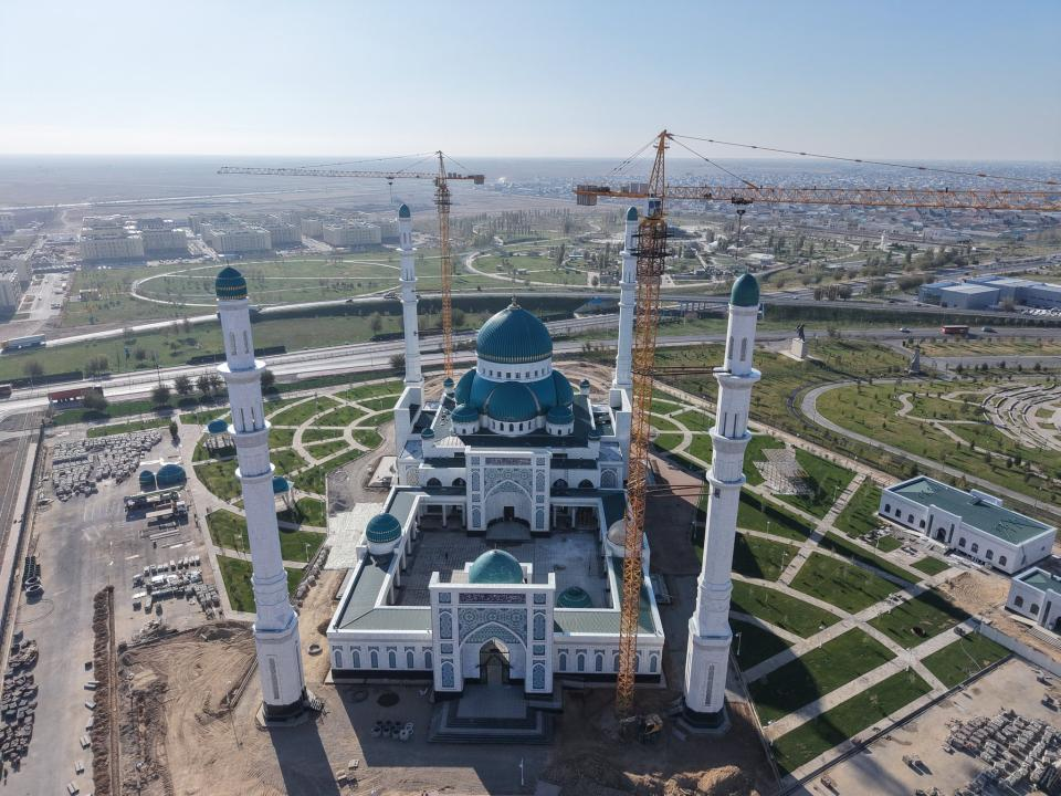 Узбекистан достраивает мечеть за 32 миллиарда тенге в Туркестанской области