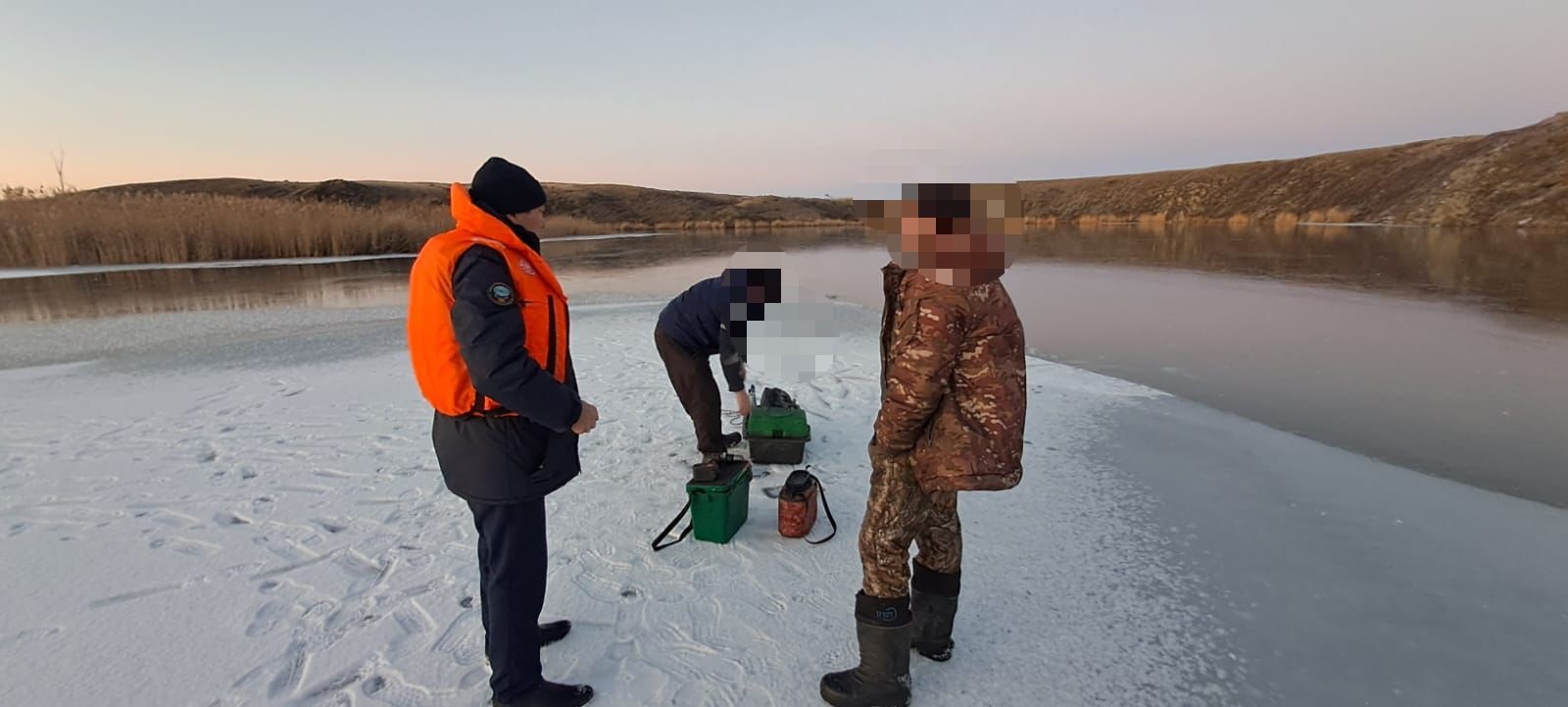 В ВКО выявлены нарушители мер безопасности на льду