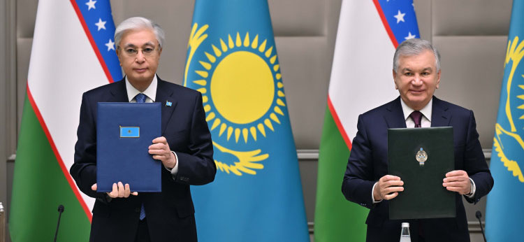 По итогам переговоров и второго заседания Высшего межгосударственного совета Казахстана и Узбекистана президенты приняли Совместное заявление