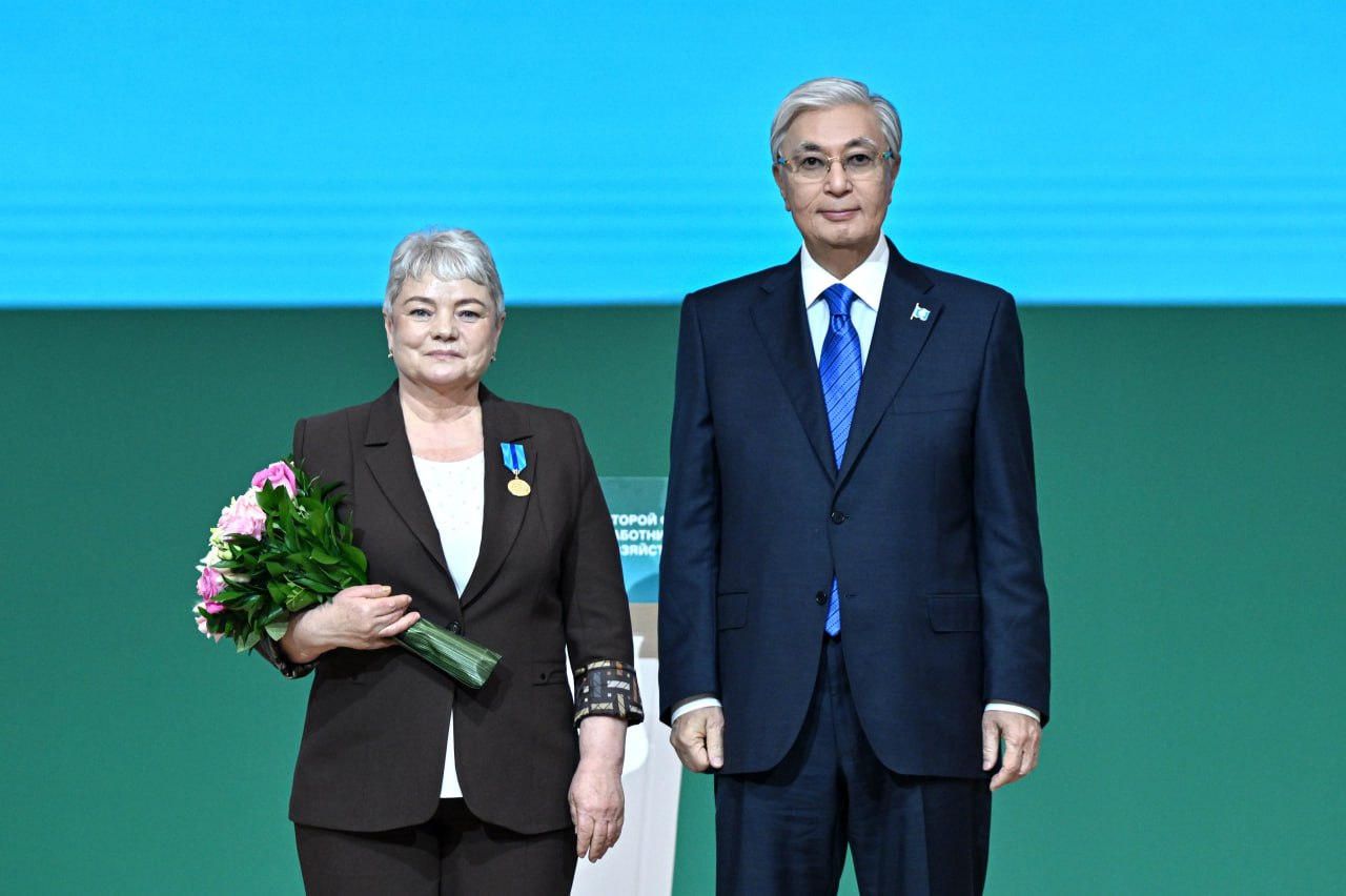 Токаев наградил работников сельскохозяйственной отрасли