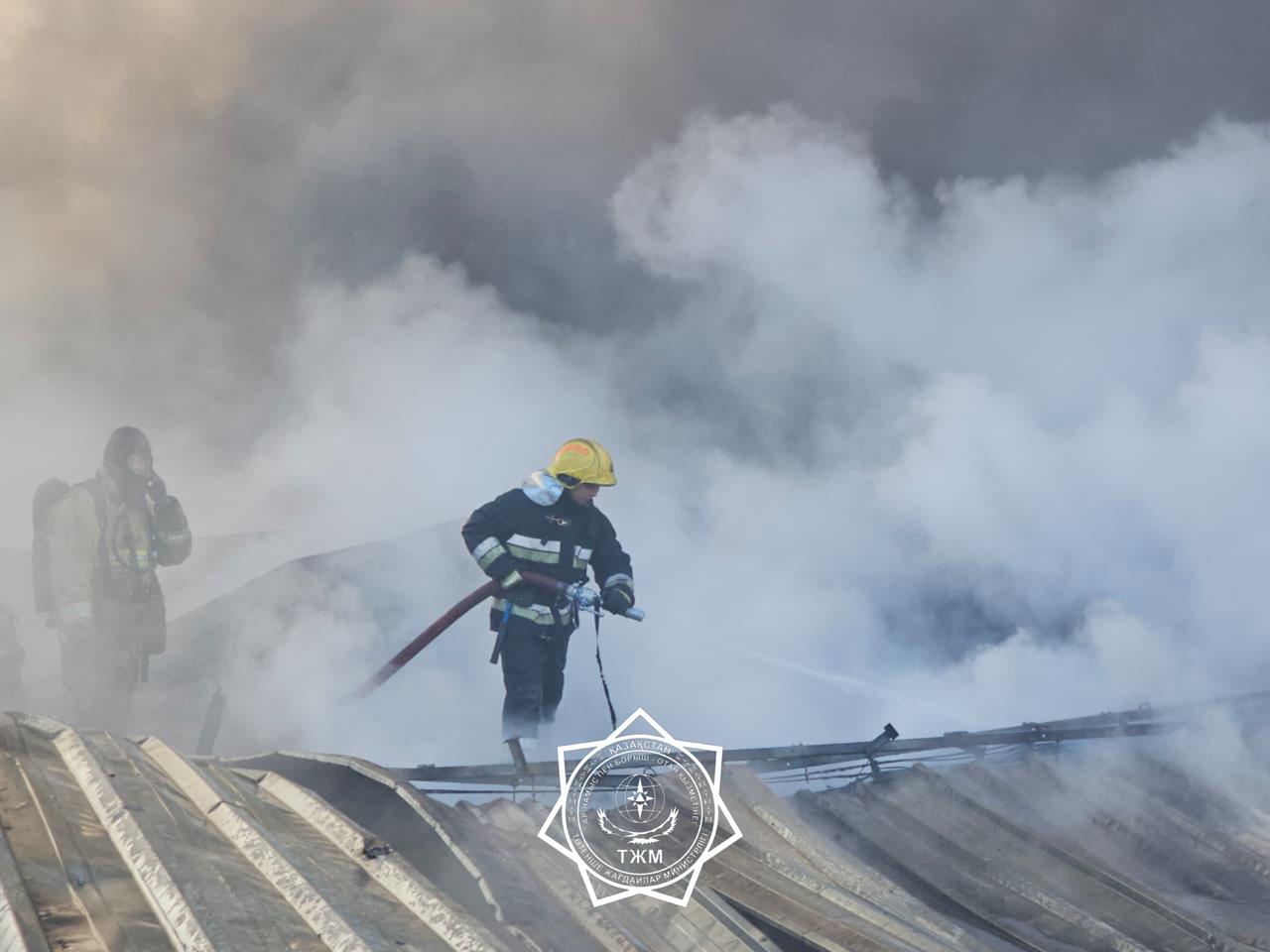 Крупный пожар потушен в Алматы