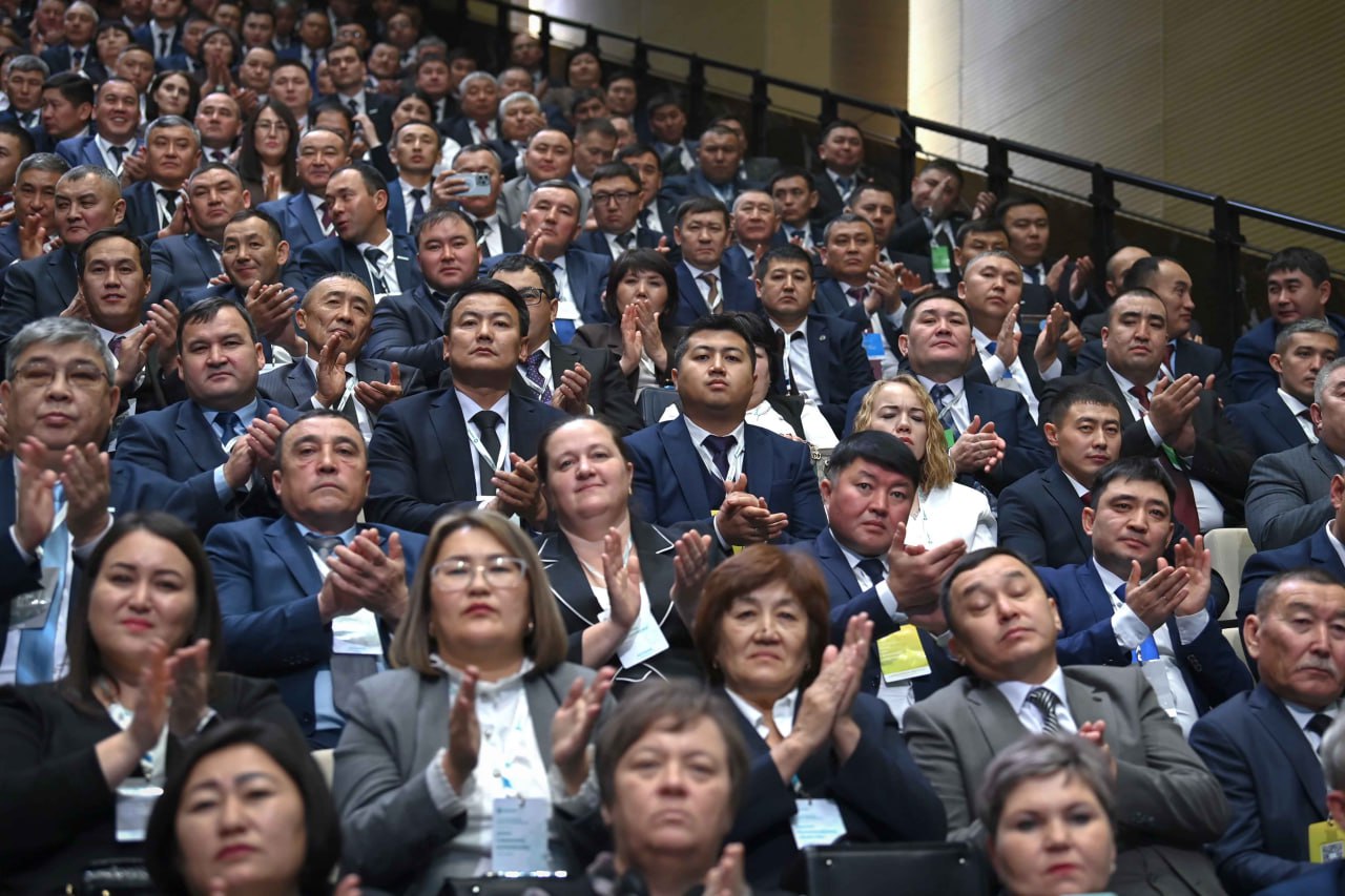 Глава государства поручил уточнить полномочия сельских акимов