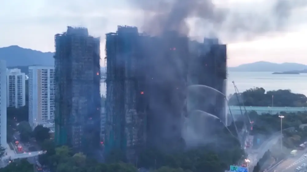 Пожар в ЖК в Гонконге: число жертв достигло 128 человек