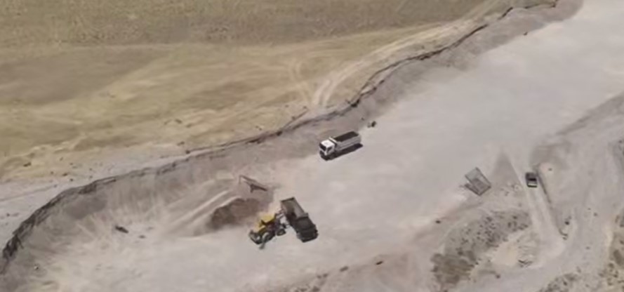 Акима наказали из-за незаконной добычи песка в Туркестанской области