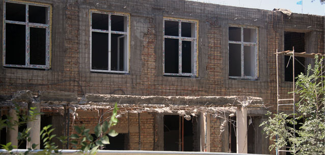 Кто отмыл школу, а кто - деньги: как реконструкция превратилась в испытание для родителей и детей