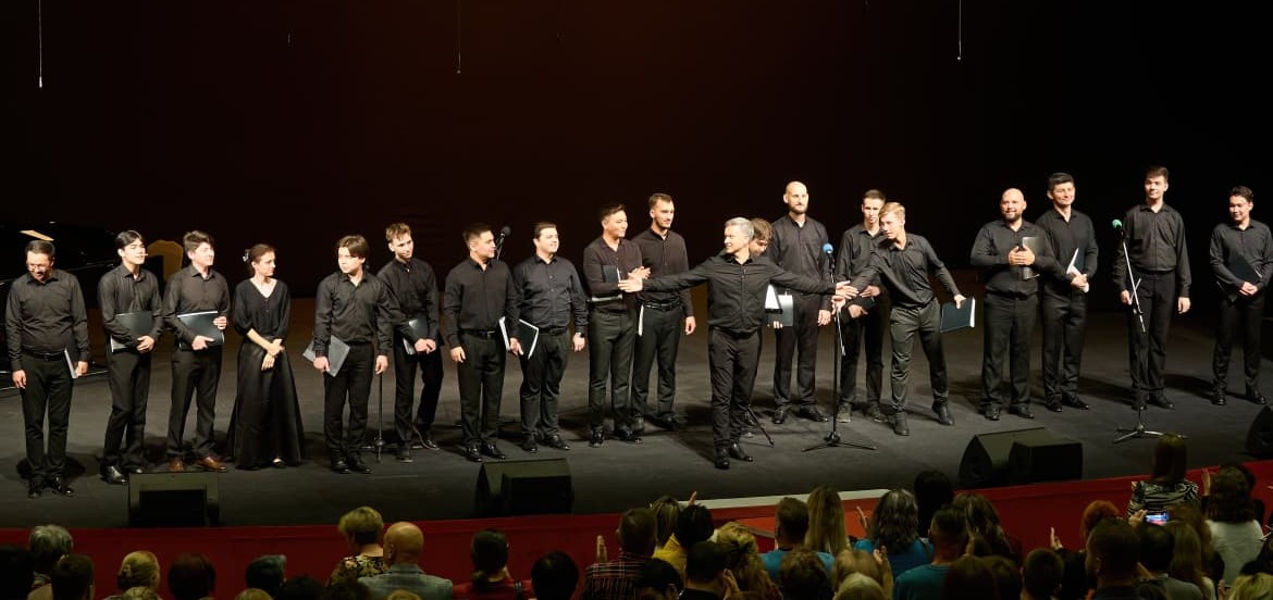 Казахские "Княжичи": как мужской хор совмещает этнические мотивы и daft punk