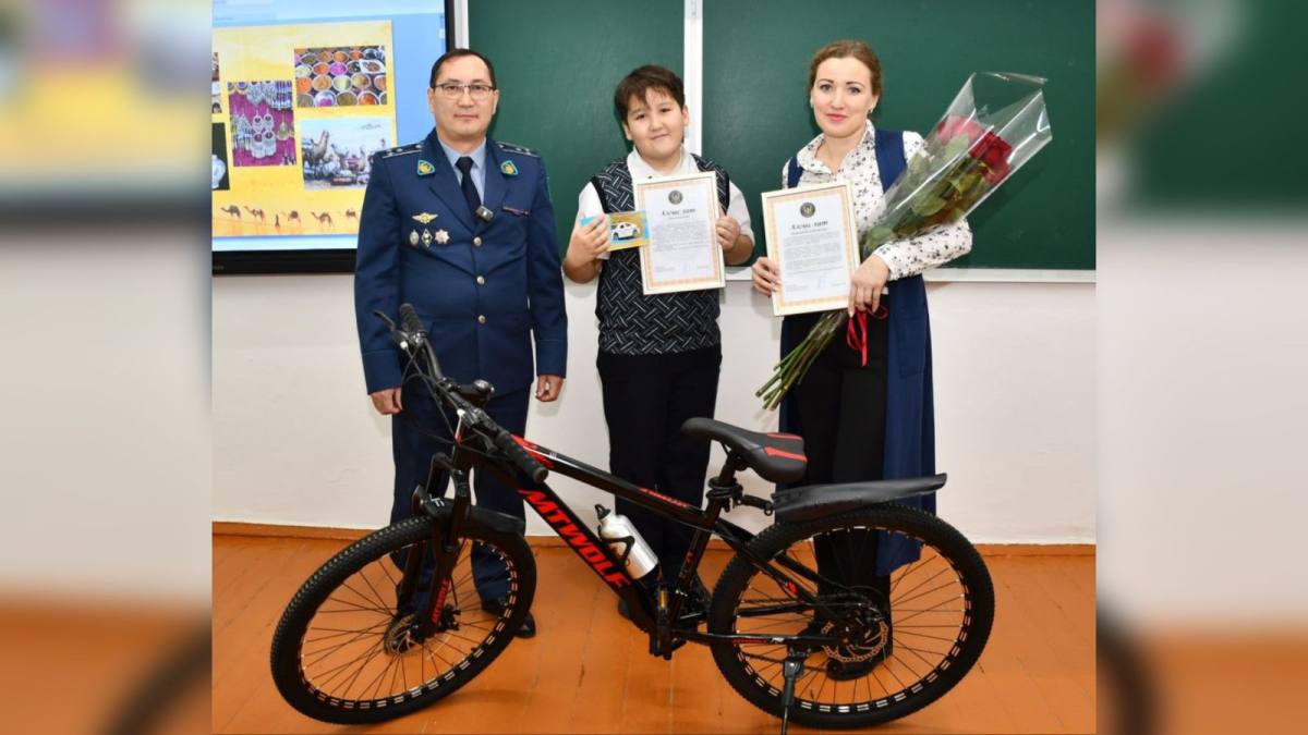 Школьника наградили за содействие полиции в Кокшетау