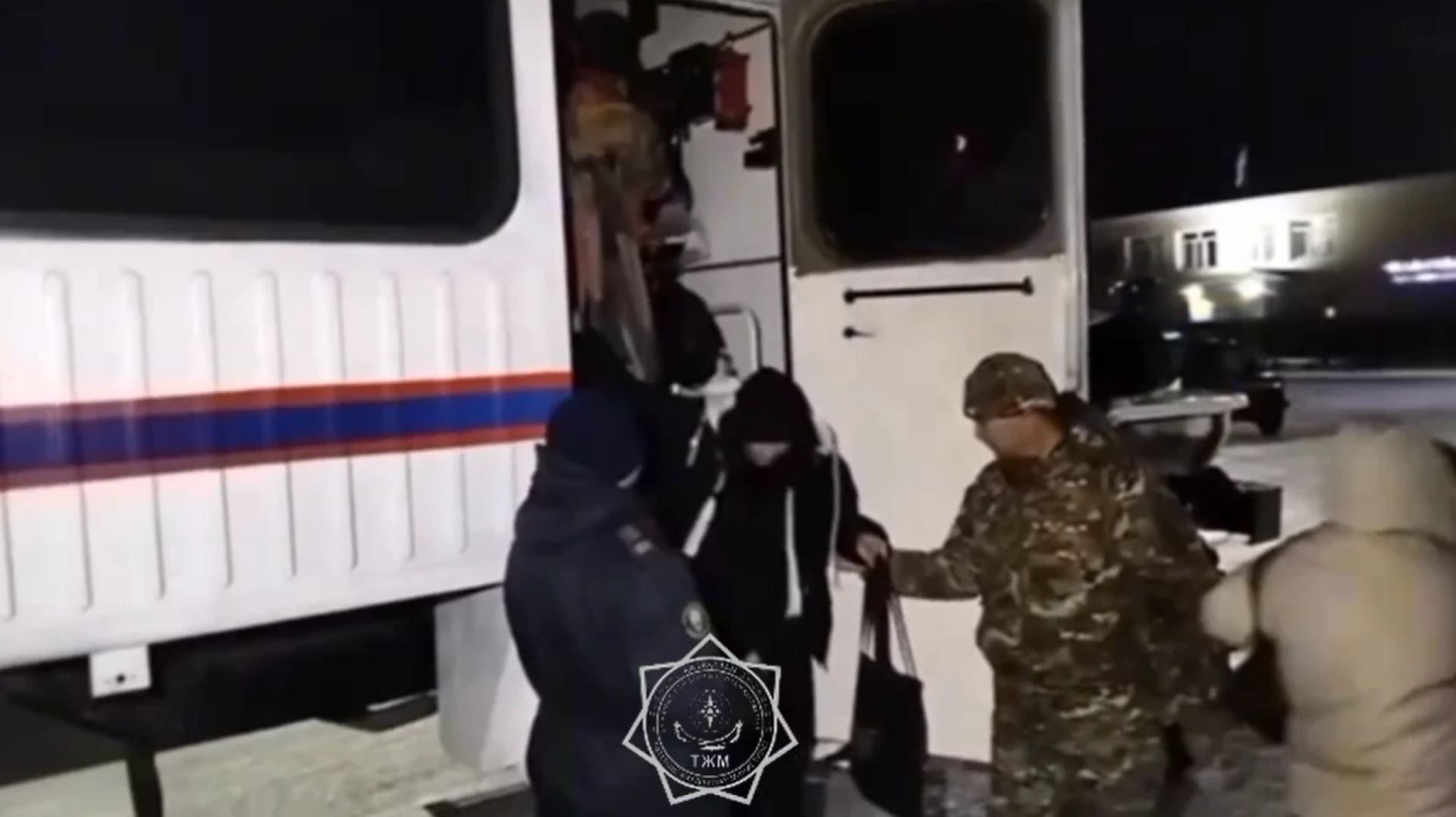 Более 50 человек эвакуировали на трассе в Актюбинской области