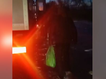 В Акмолинской области сотрудники МЧС эвакуировали 21 человека из сломанного автобуса