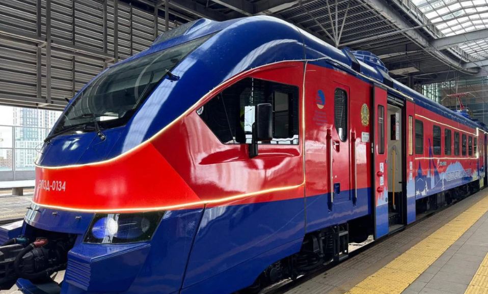 Из-за закрытия автодорог в Казахстане запустили дополнительные поезда